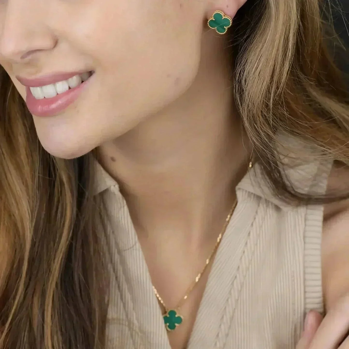 [BLUE TEARS]CLOVER MINI 9.5MM MALACHITE  EARRINGS