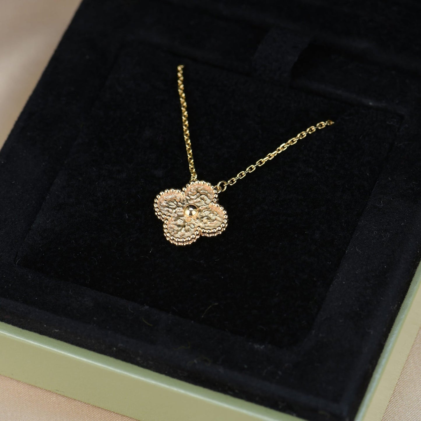 [BLUE TEARS]CLOVER 15MM  BRONZING NECKLACE