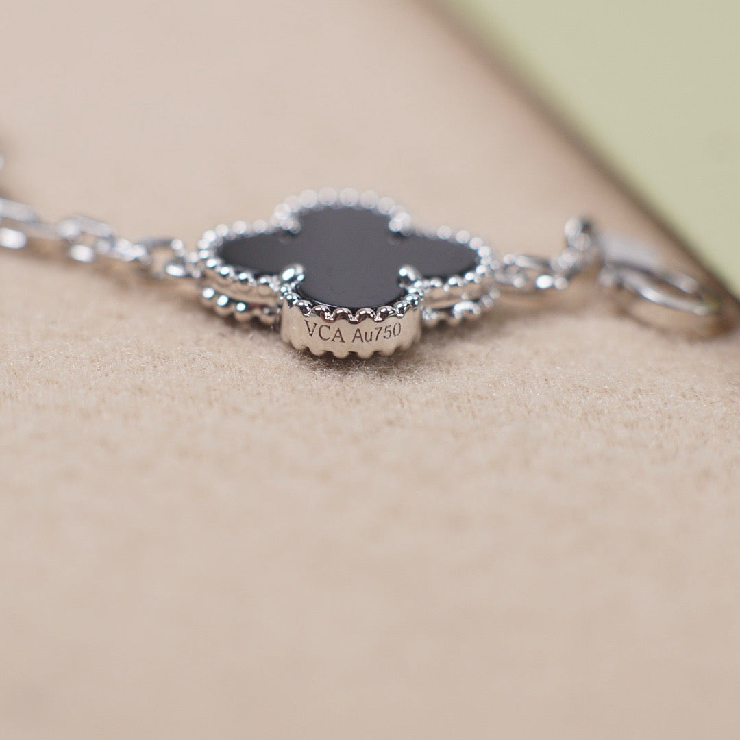 [BLUE TEARS]CLOVER 5 MOTIF ONYXS  BRACELET SILVER