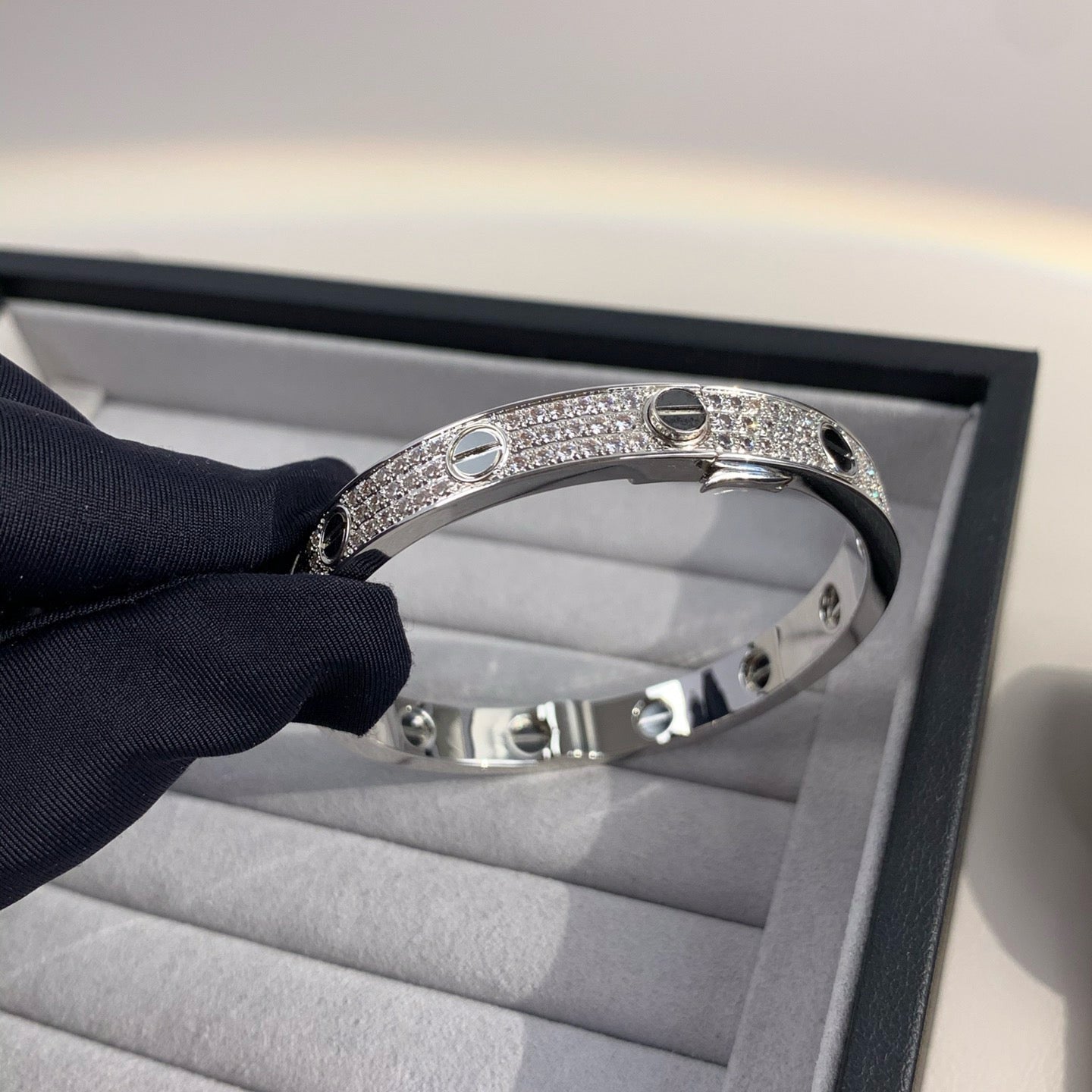 [BLUE TEARS]LOVE BRACELET 6.1MM DIAMOND-PAVED CERAMIC