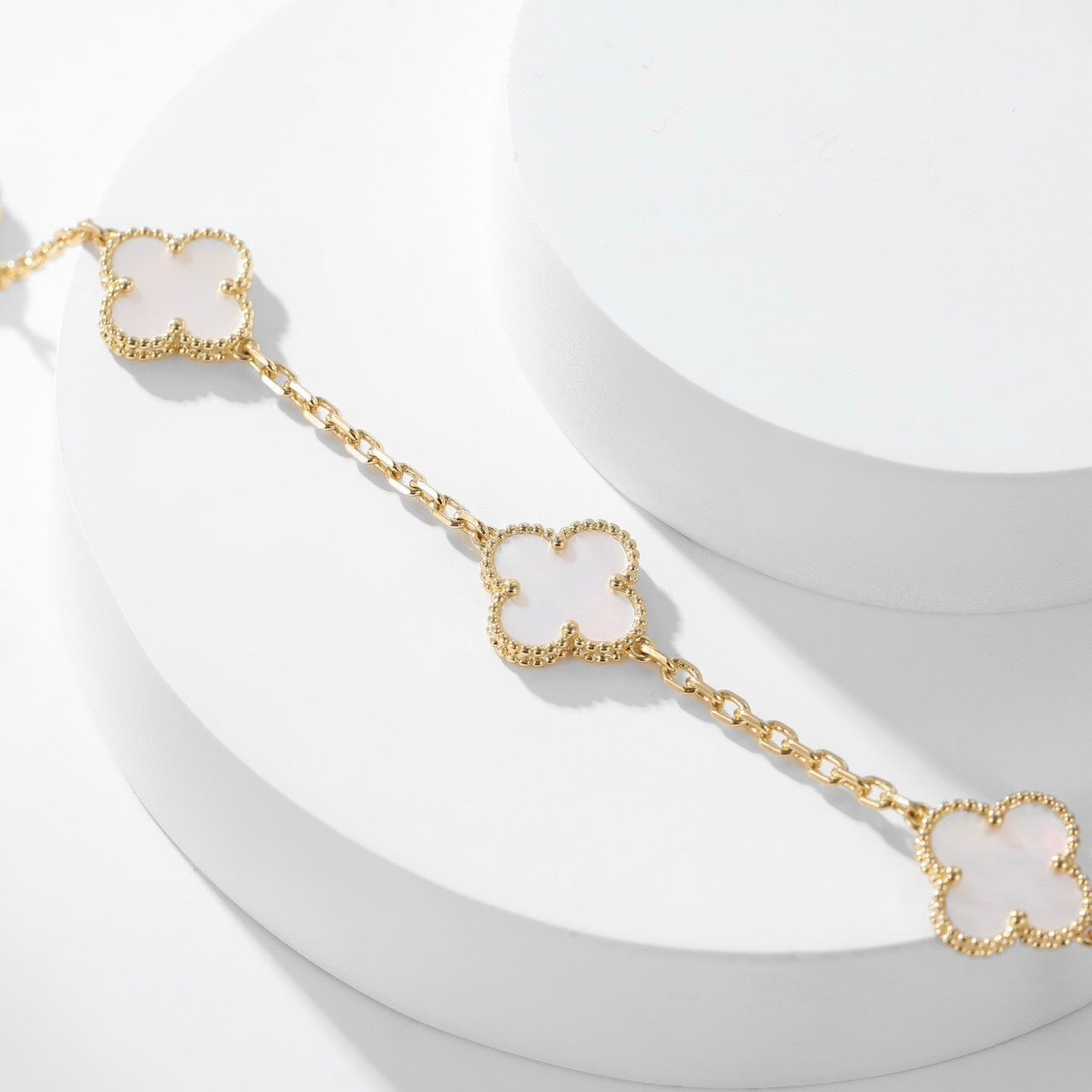 [BLUE TEARS]CLOVER 10 MOTIFS WHITE MOTHER OF PEARL NECKLACE