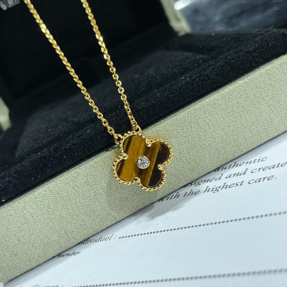 [BLUE TEARS]CLOVER 15MM DIAMOND AND YELLOW TIGER'S EYE AGATE necklace