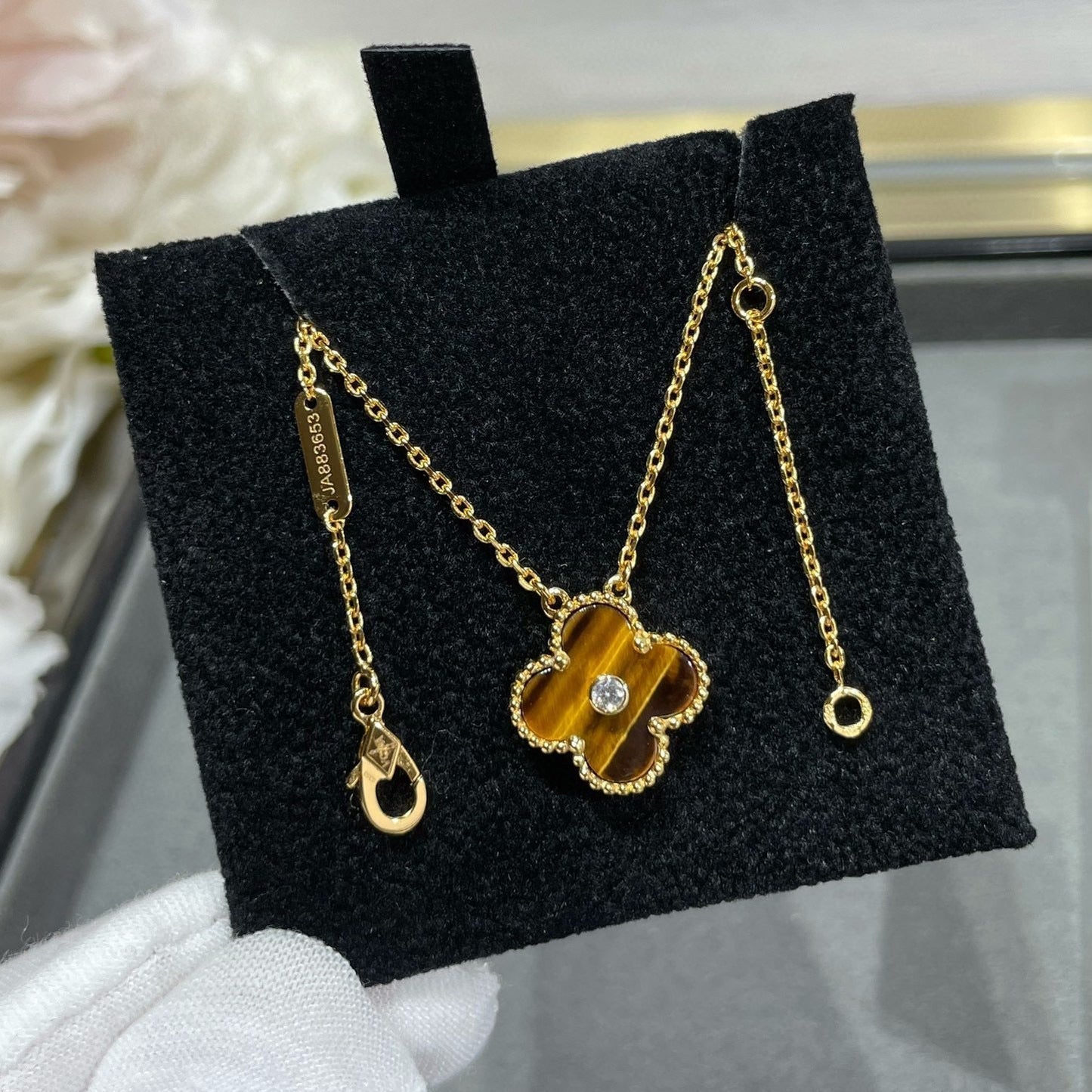 [BLUE TEARS]CLOVER 15MM DIAMOND AND YELLOW TIGER'S EYE AGATE necklace