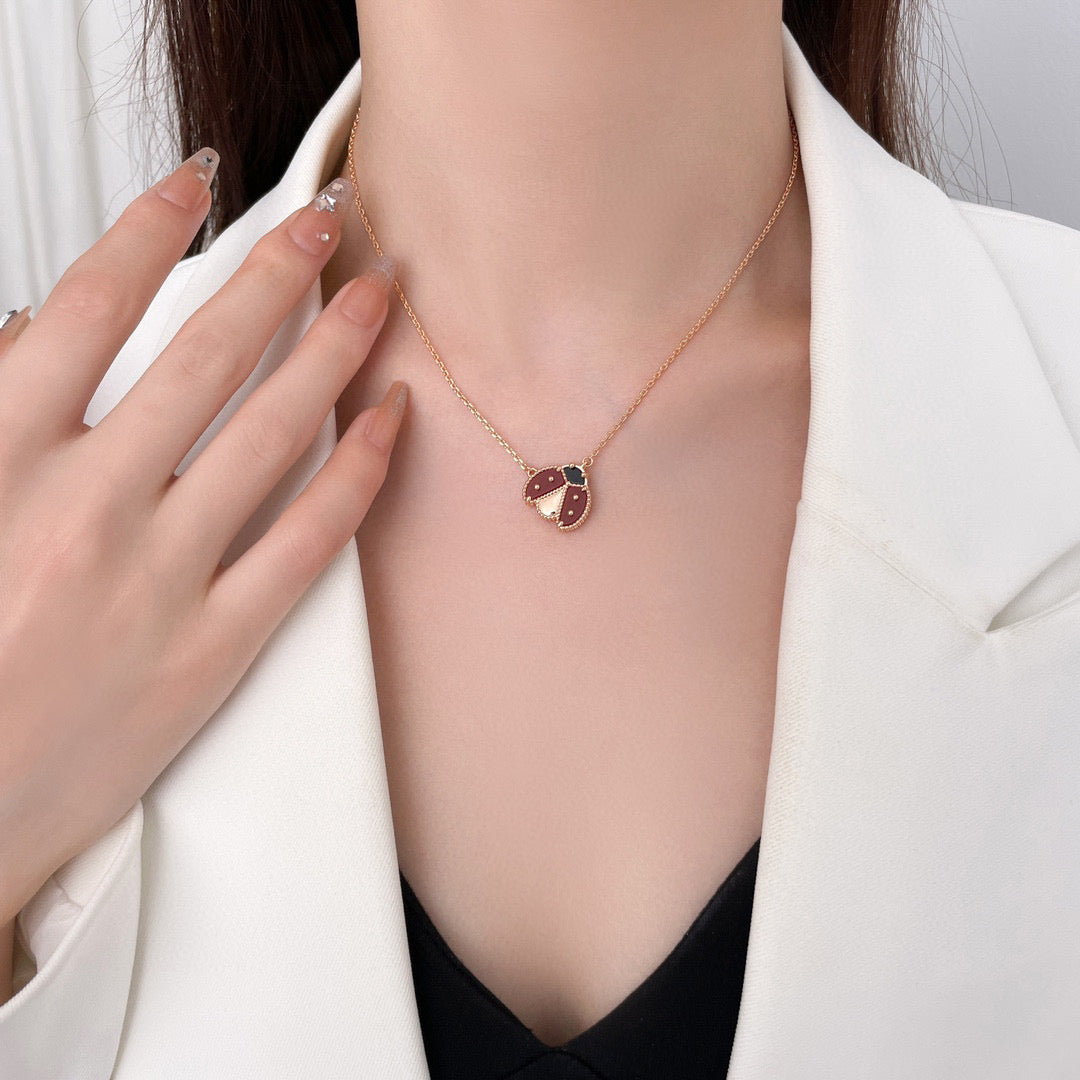 [BLUE TEARS]LUCKY  CARNELIANS LADYBUG NECKLACE