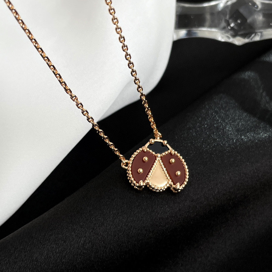 [BLUE TEARS]LUCKY  CARNELIANS LADYBUG NECKLACE