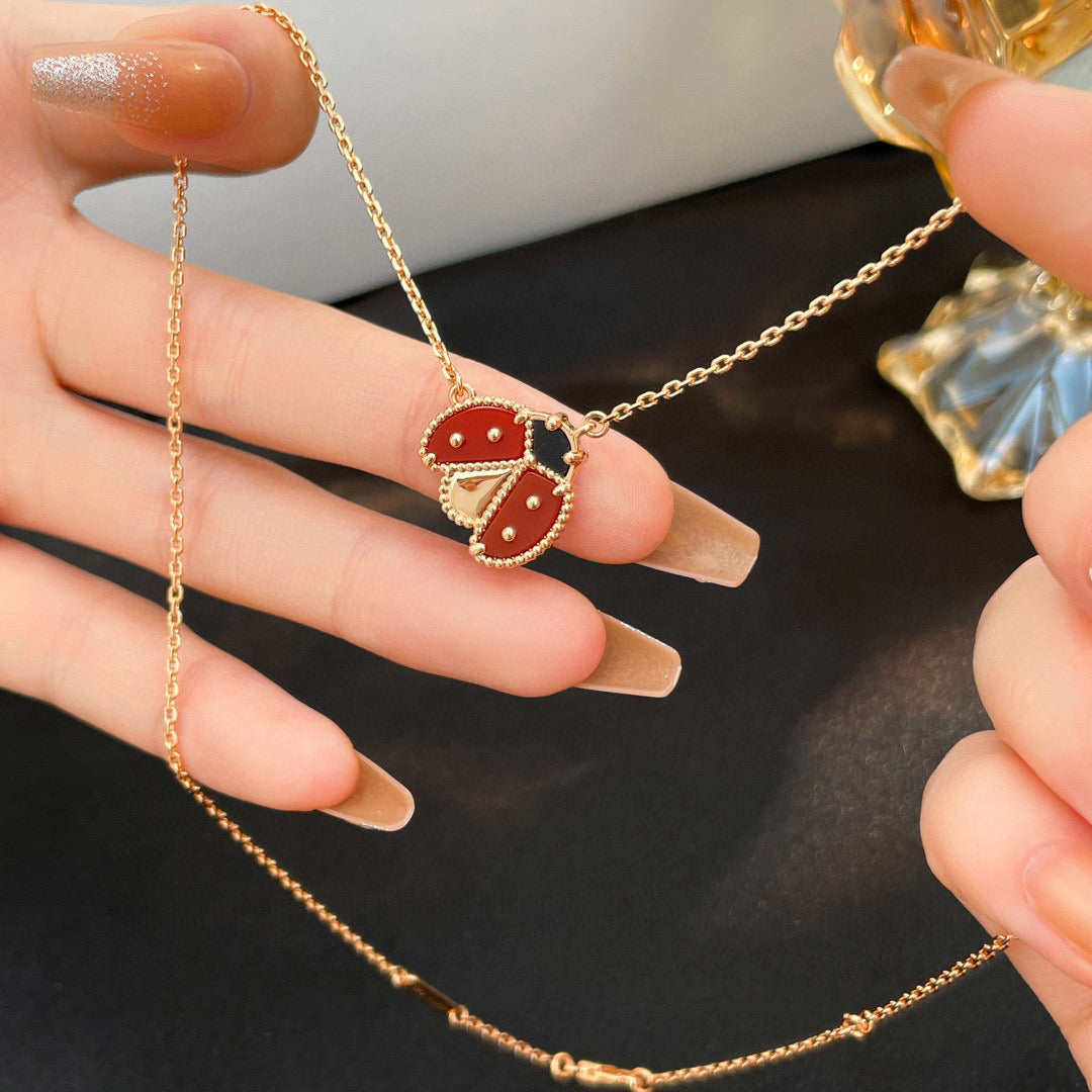 [BLUE TEARS]LUCKY  CARNELIANS LADYBUG NECKLACE