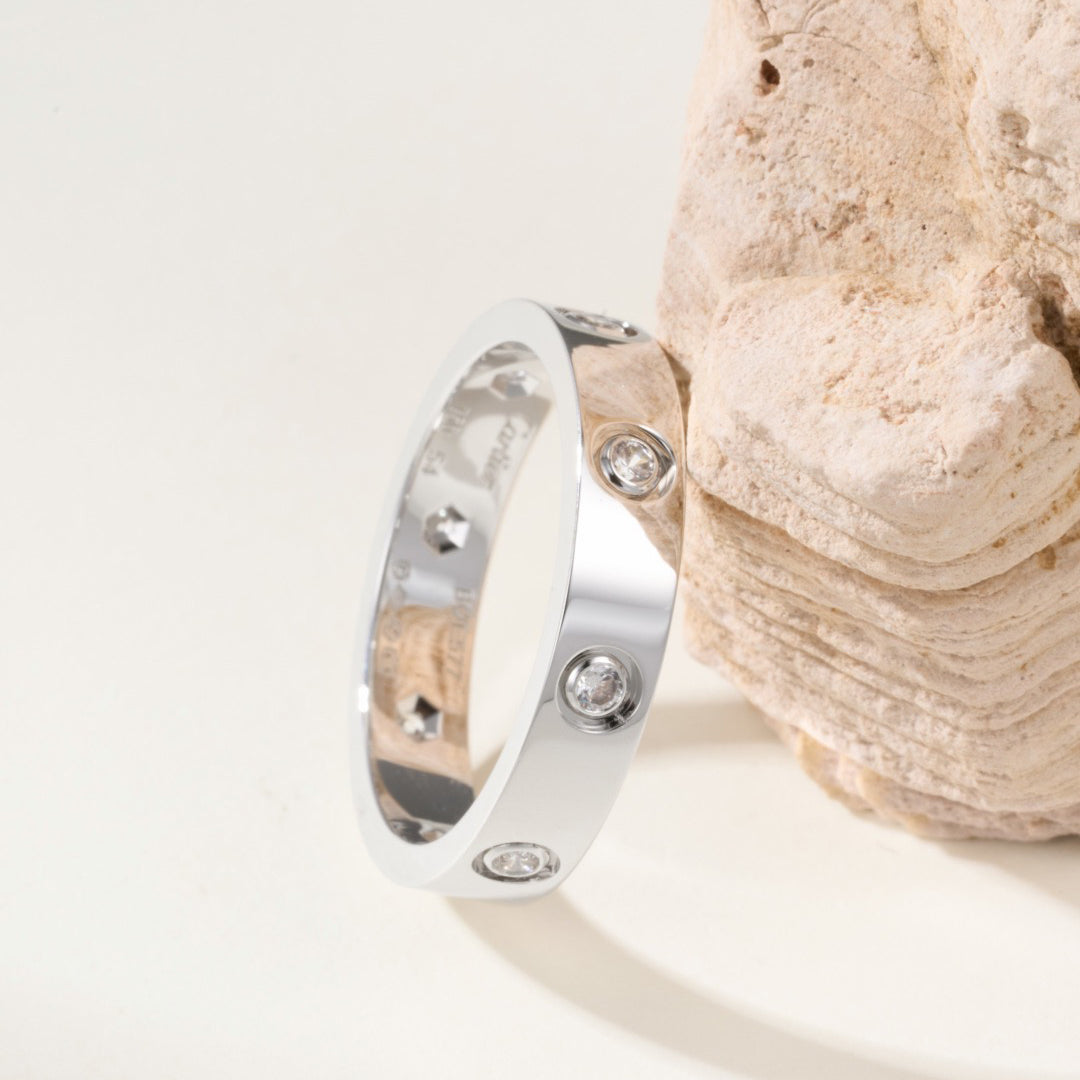 [Blue Tears Jewelry]LOVE 4MM 8 DIAMOND RING