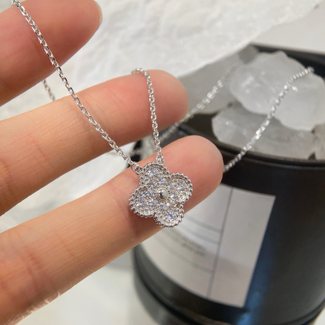 [BLUE TEARS]CLOVER 15MM DIAMOND SINGLE FLOWER NECKLACE