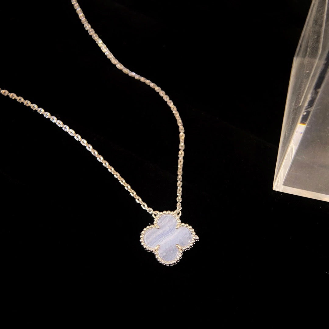 [BLUE TEARS]CLOVER 15MM BLUE CHALCEDONY NECKLACE SILVER