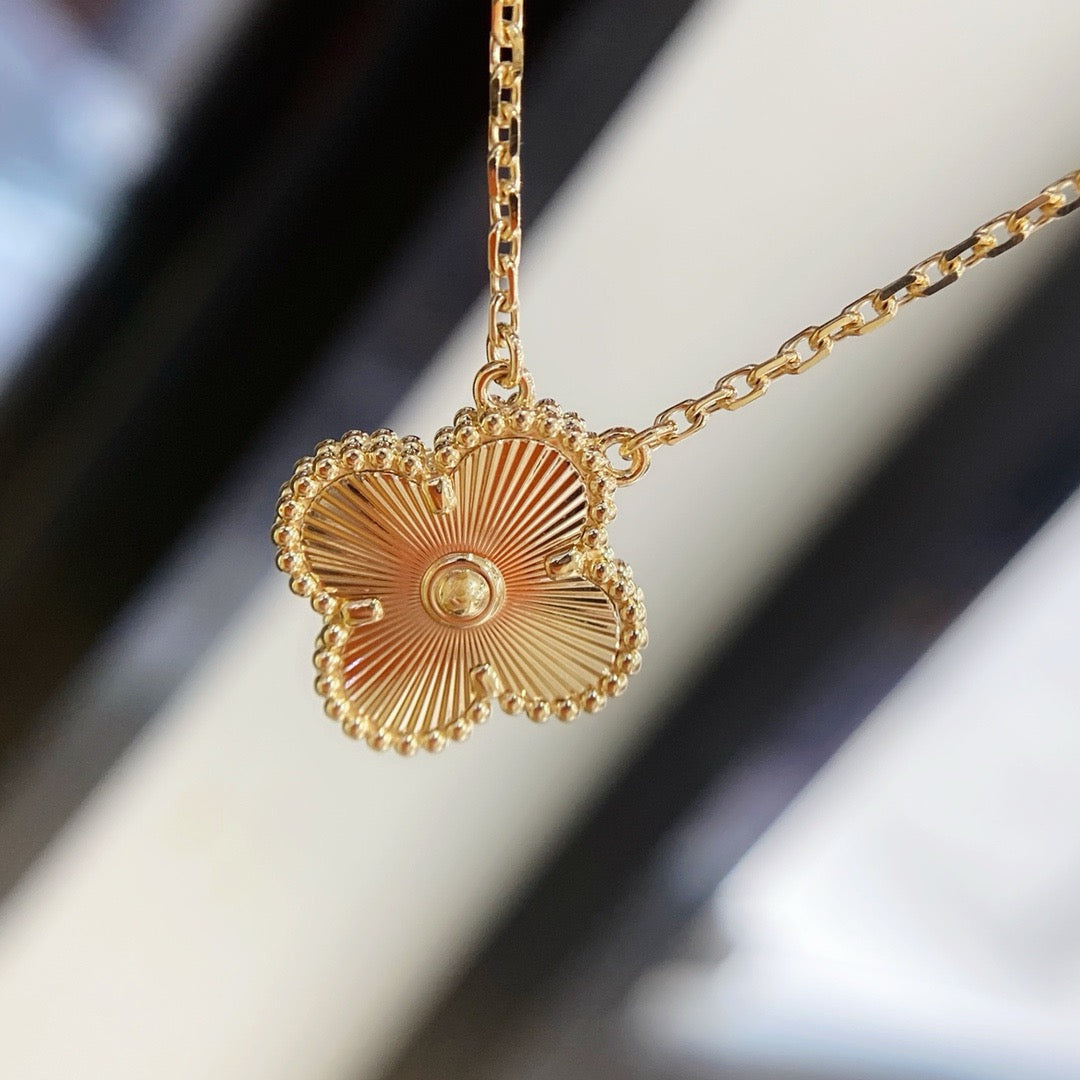 [BLUE TEARS]CLOVER 15MM LASER NECKLACE