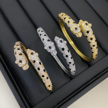 [Blue Tears Jewelry]PANTHERE DOUBLE HEADED HALF DIAMOND OPEN BRACELET