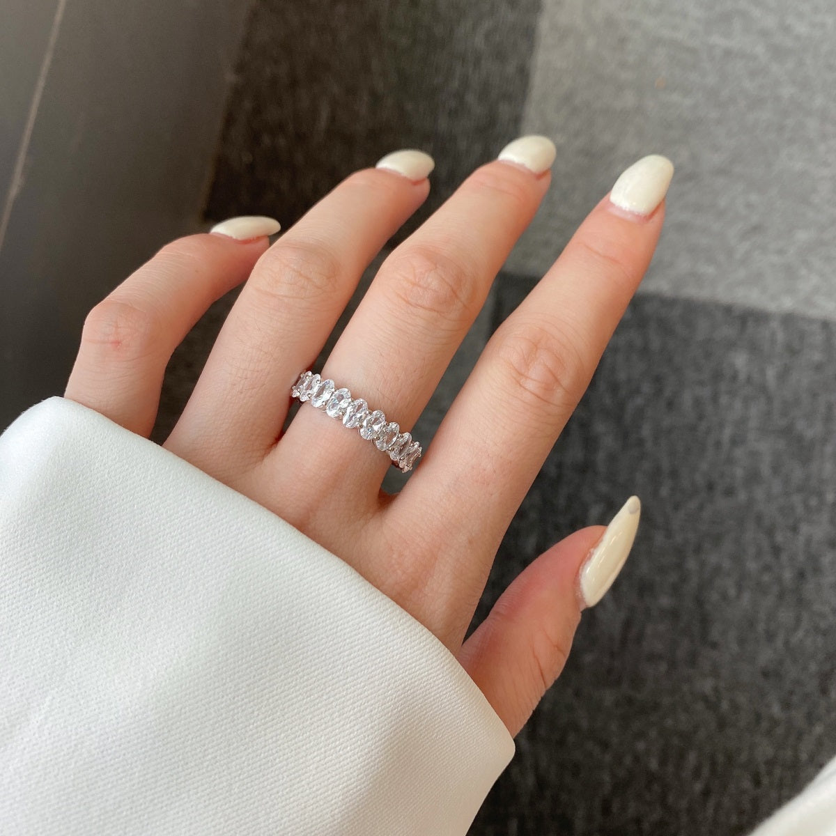 [Nova Jewelry]Ornate Oval Cut Tennis Ring