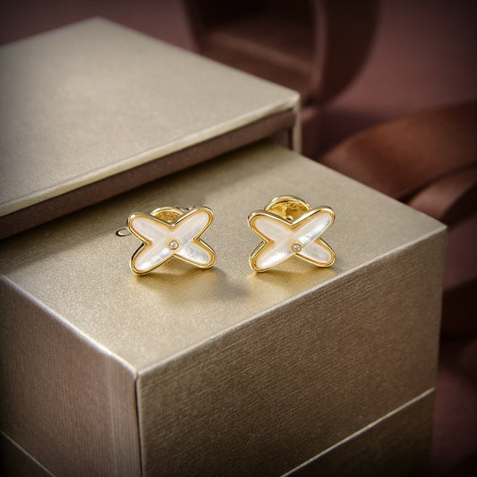 [BLUE TEARS]JEUX DE WHITE MOP GOLD DIAMOND EARRINGS