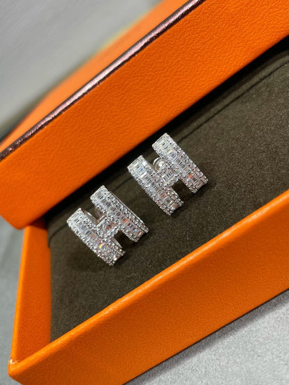 [BLUE TEARS]H STUD EARRINGS WITH SILVER DIAMONDS