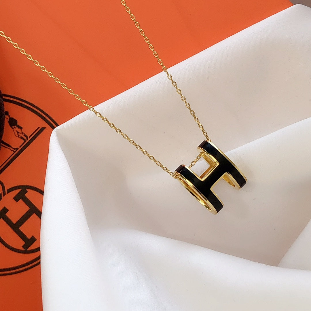 [BLUE TEARS]HM CLIC BLACK ENAMEL GOLD NECKLACE