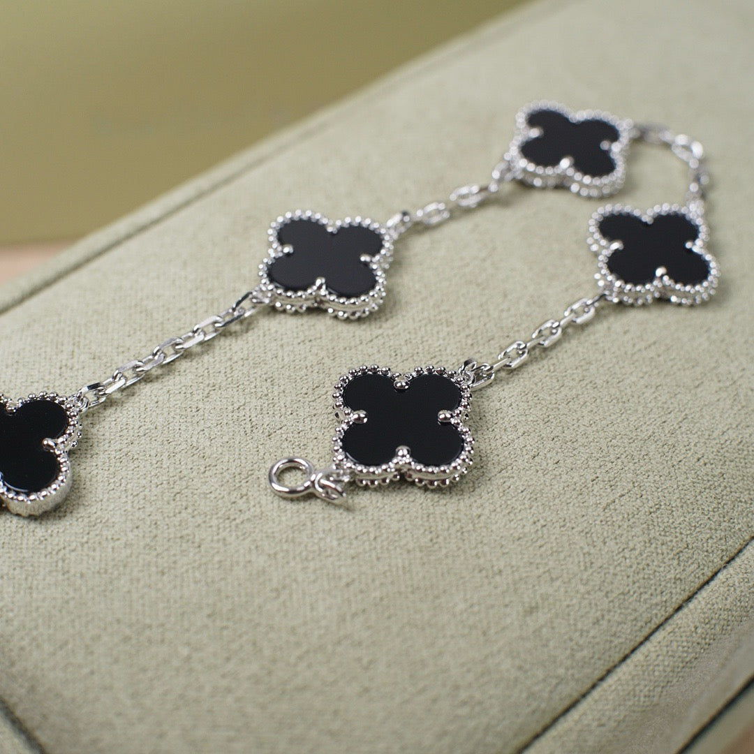 [BLUE TEARS] CLOVER 5 MOTIF ONYXS BRACELET COLLECTION