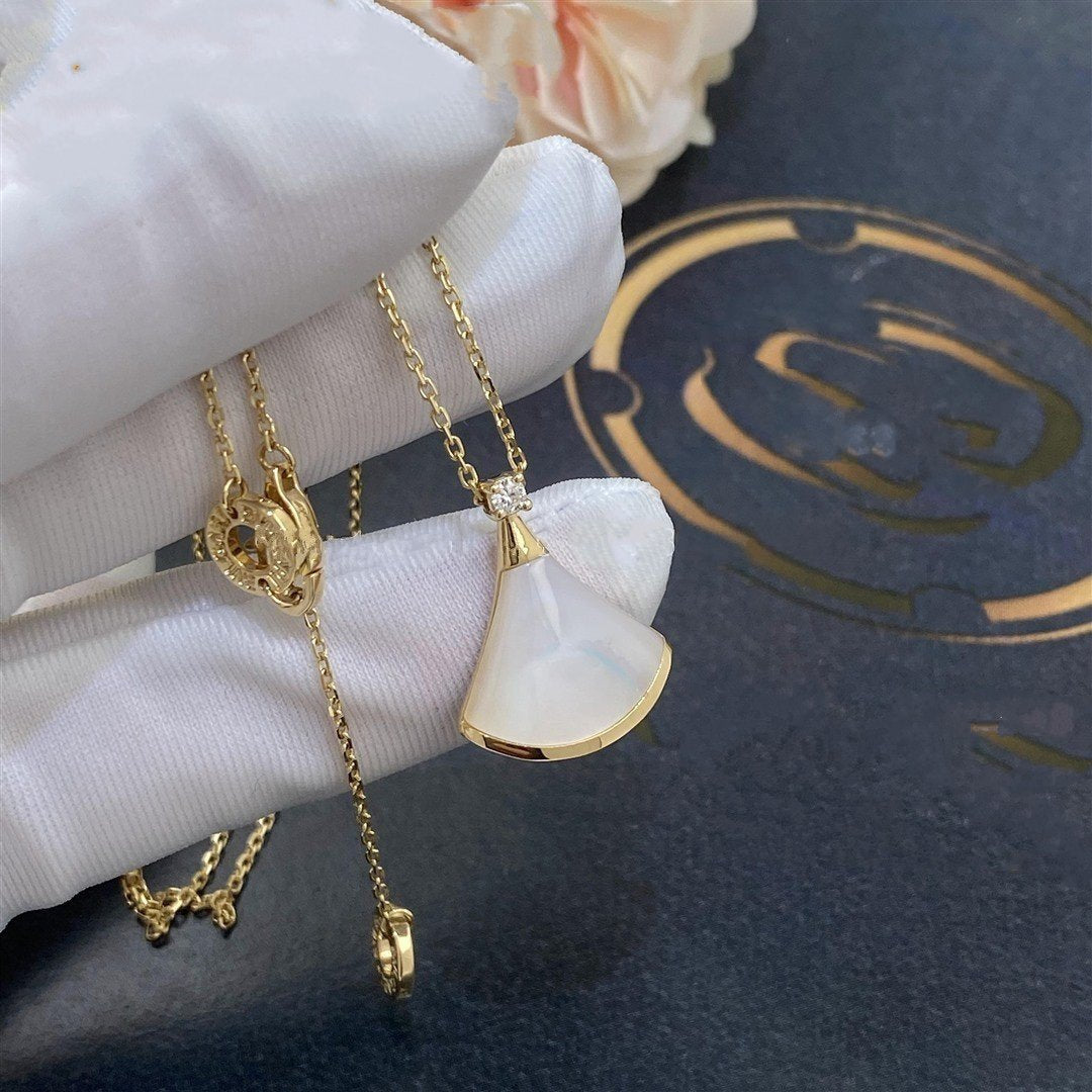 [BLUE TEARS]DREAM NECKLACE WHITE MOP GOLD 1 DIAMOND