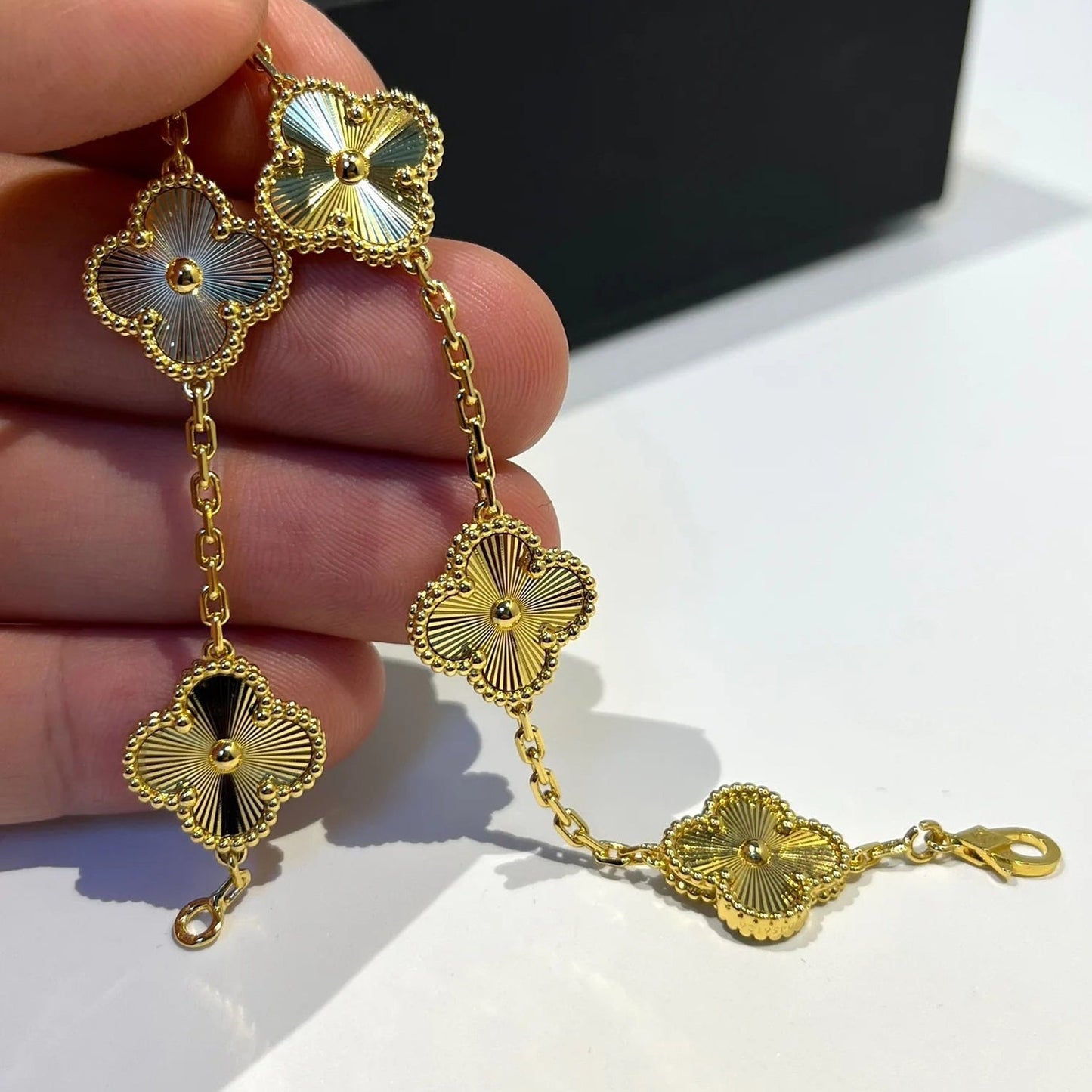 [BLUE TEARS]CLOVER 5 FLOWERS LASER BRACELET