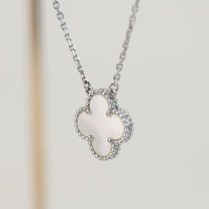 [BLUE TEARS]CLOVER  15MM WHITE MOTHER-OF-PEARL SILVER