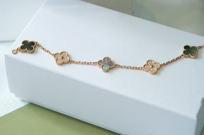 [BLUE TEARS] CLOVER 5 MOTIF GRAY MOP BRACELET COLLECTION