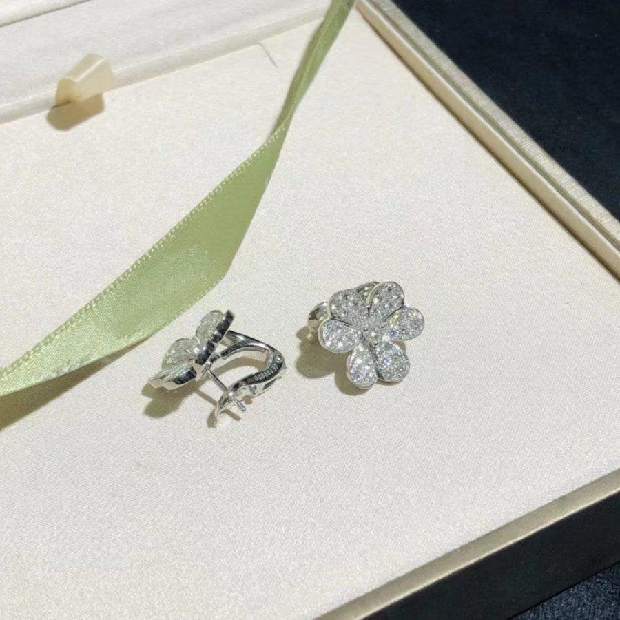[BLUE TEARS]FRIVOLE SILVER FLOWER DIAMOND EARRINGS