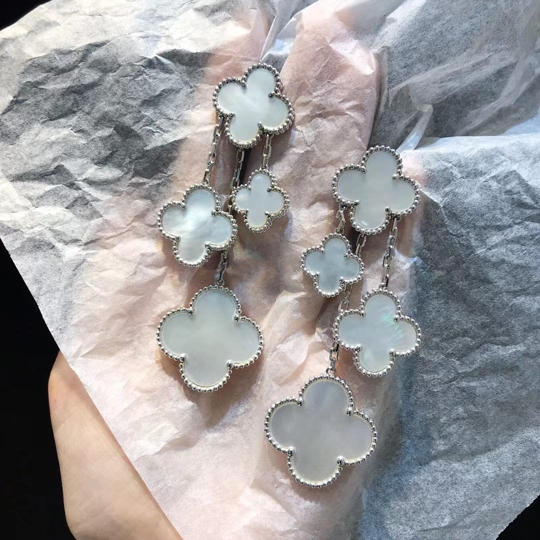 [BLUE TEARS]CLOVER EARRINGS WHITE MOP 4 MOTIFS SILVER