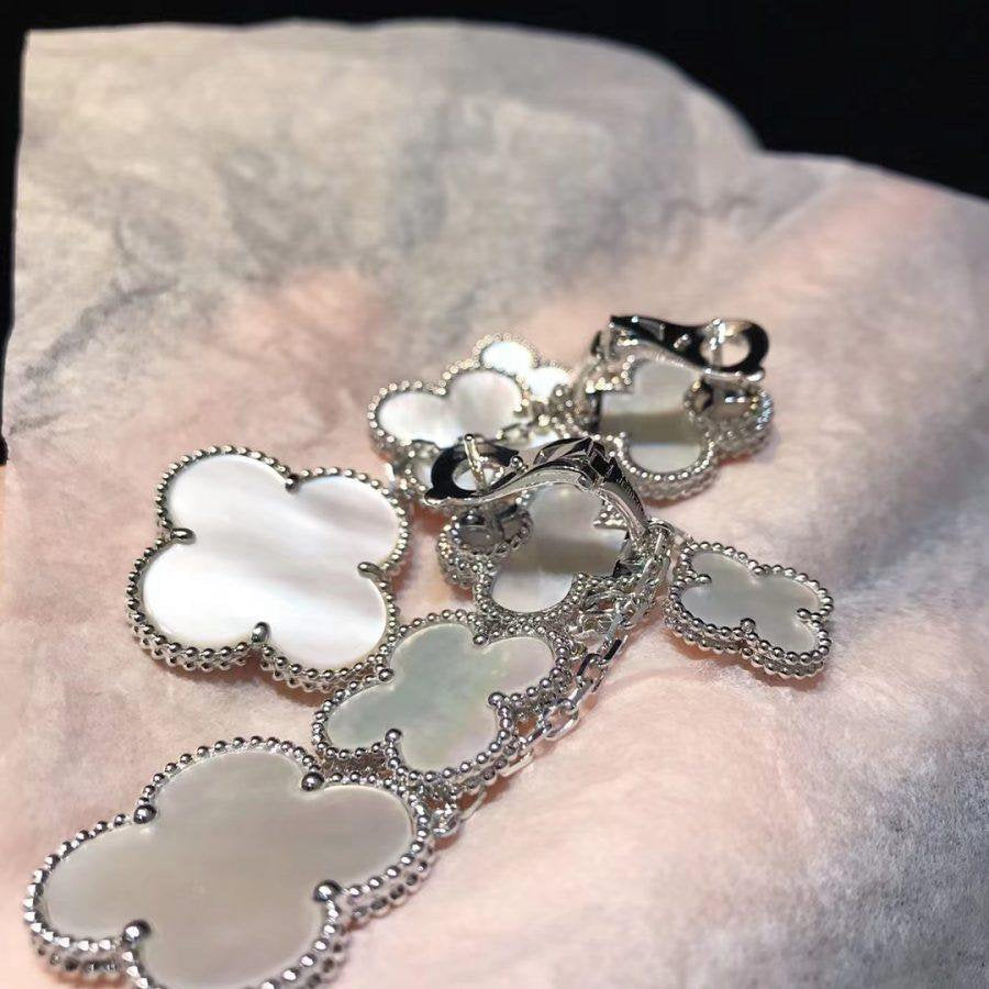 [BLUE TEARS]CLOVER EARRINGS WHITE MOP 4 MOTIFS SILVER
