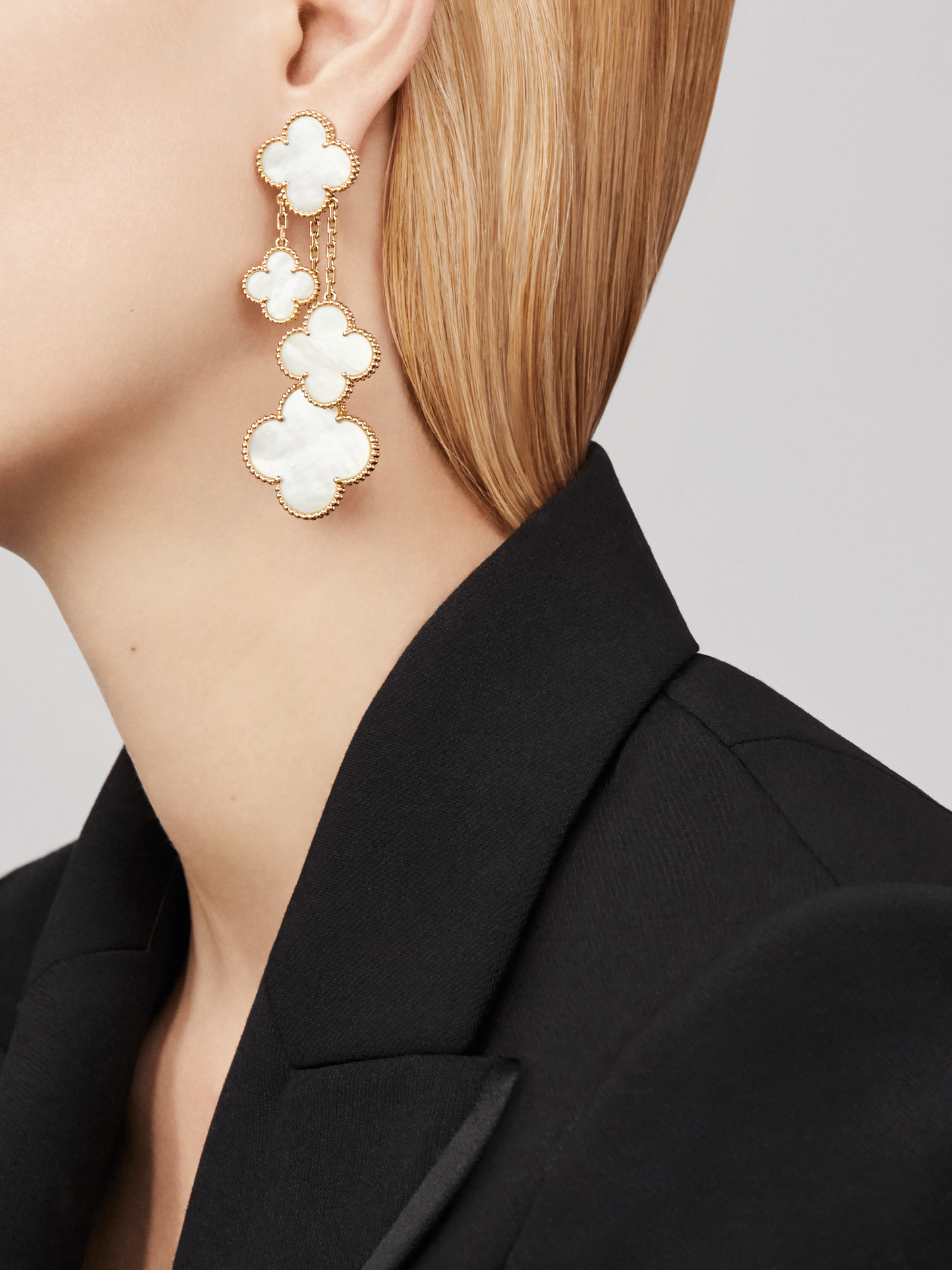 [BLUE TEARS]CLOVER EARRINGS WHITE MOP 4 MOTIFS GOLD