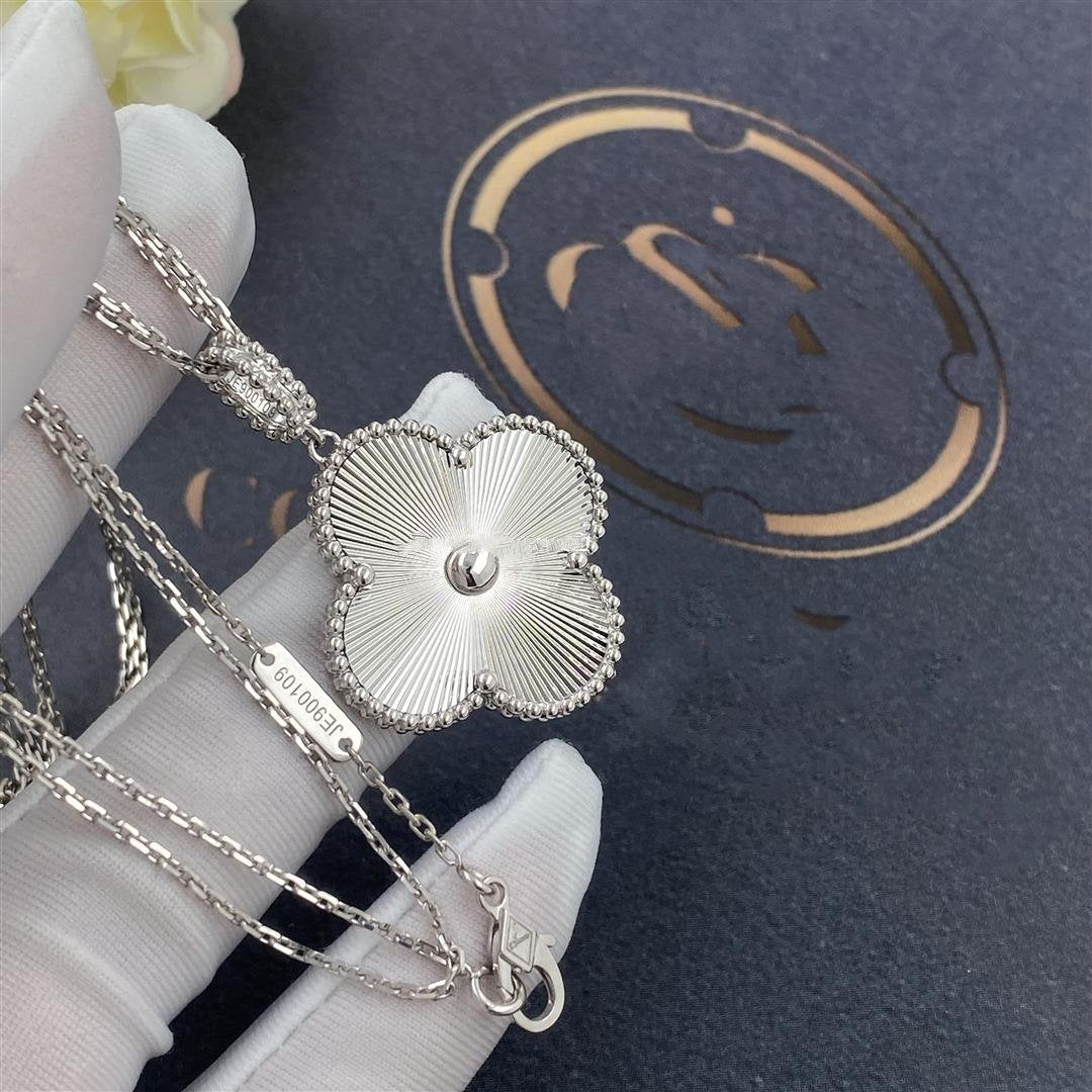 [BLUE TEARS]CLOVER 25MM SILVER BIG CLOVER NECKLACE