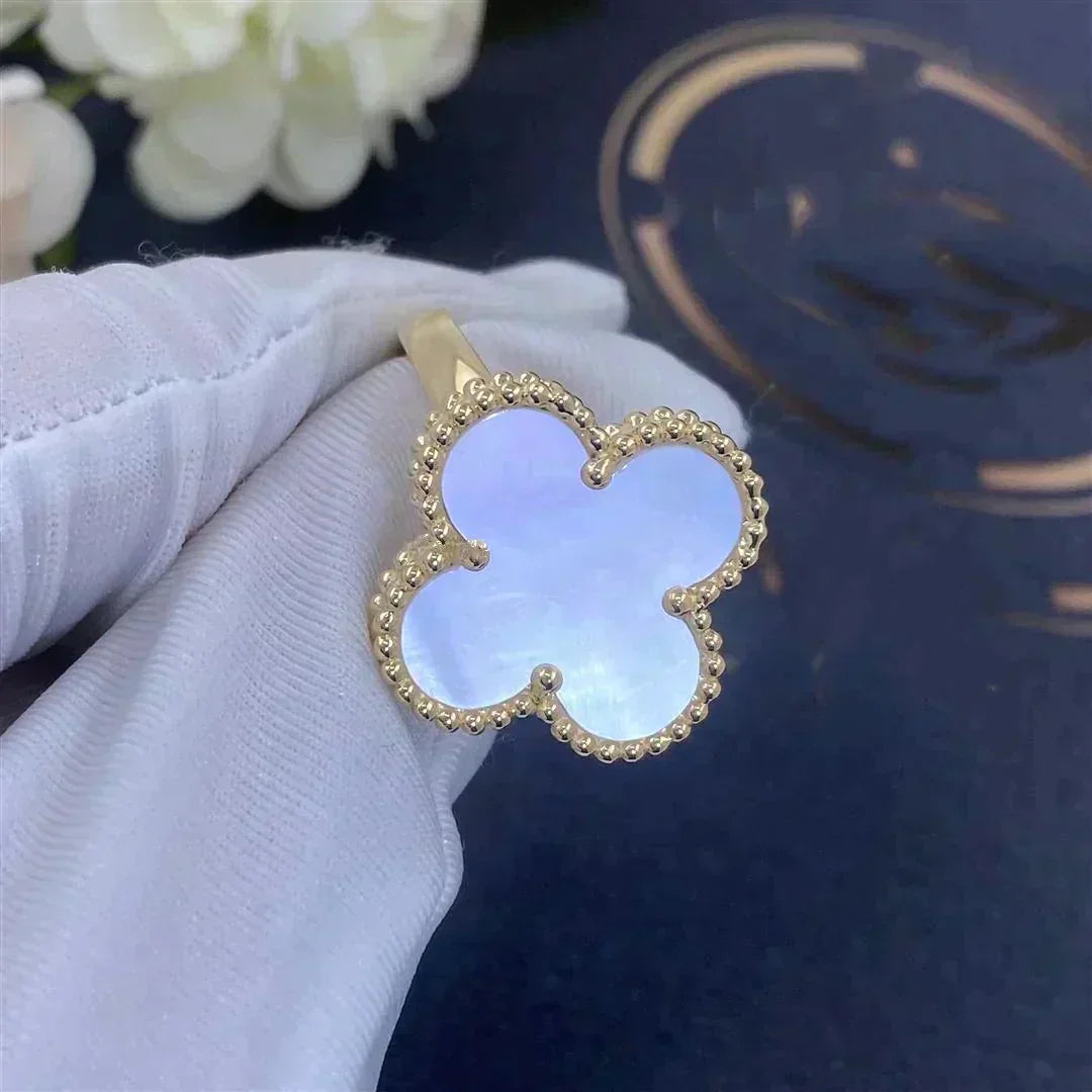 [BLUE TEARS]CLOVER WHITE MOP RING