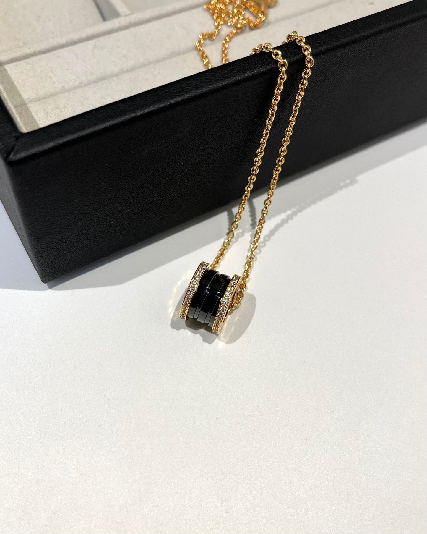 [BLUE TEARS]ZERO 1 BLACK CERAMIC DIAMOND PINK GOLD NECKLACE