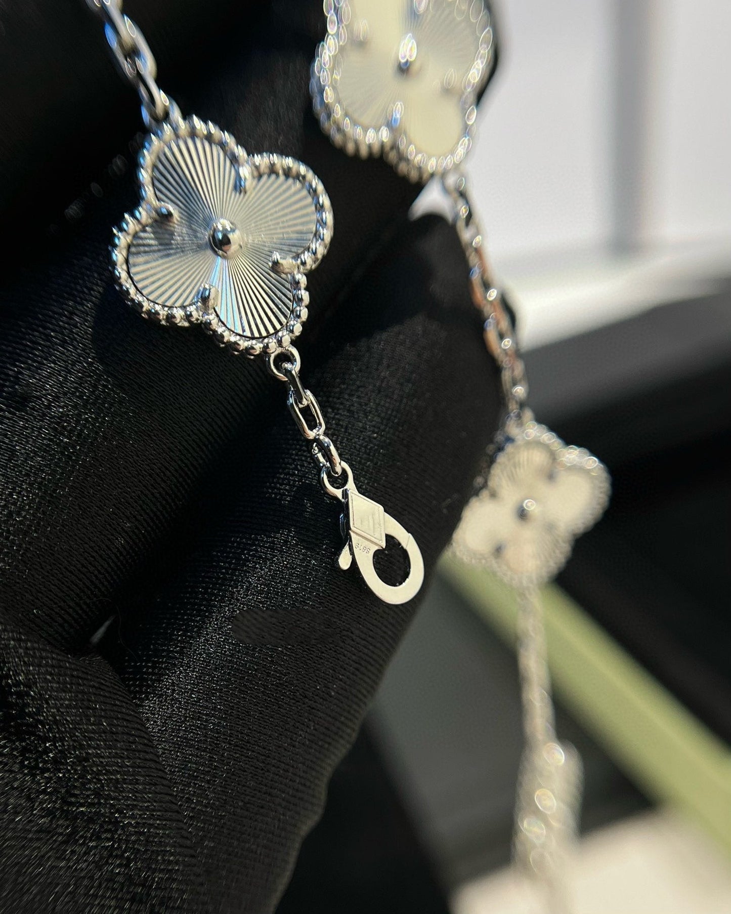 [BLUE TEARS] CLOVER 5 MOTIF LASER BRACELET COLLECTION