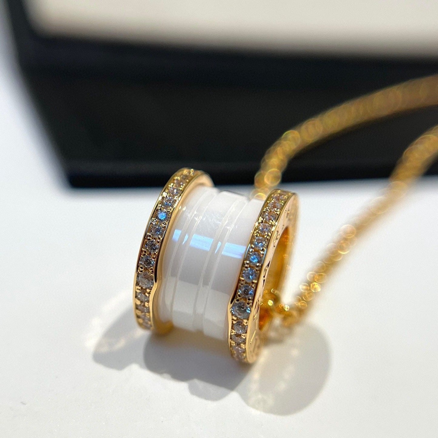 [BLUE TEARS]ZERO 1 WHITE CERAMIC DIAMOND PINK GOLD NECKLACE