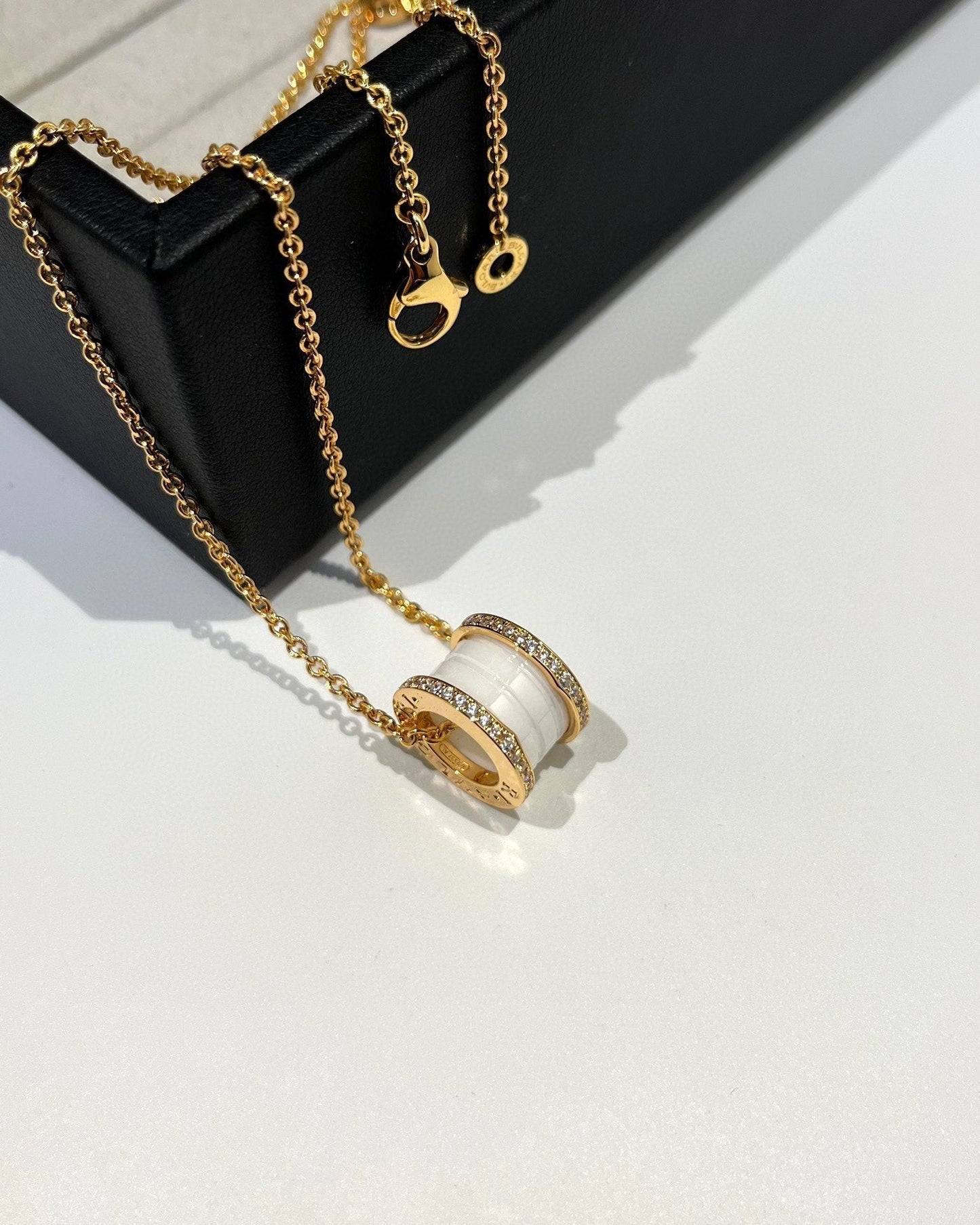 [BLUE TEARS]ZERO 1 WHITE CERAMIC DIAMOND PINK GOLD NECKLACE
